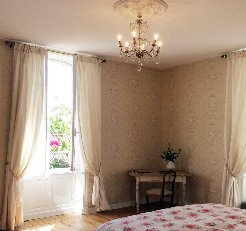 La Maison du Pinier Breuil-Barret Extérieur photo